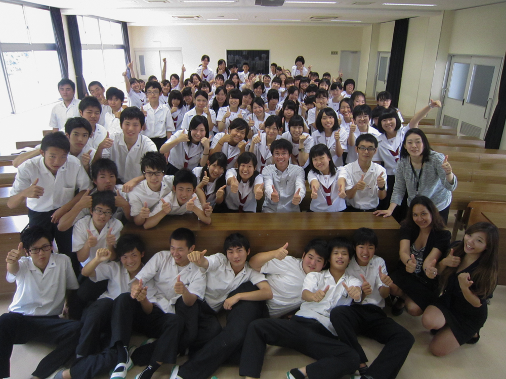 6/20 (Fri):  James visited Kaho-Higashi High School and made many friends!